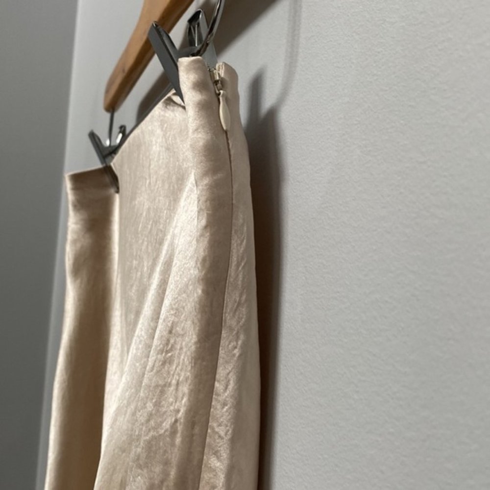 ❗️SOLD❗️Babaton Satin Slip Midi Skirt Size 2 - Picture 6 of 8